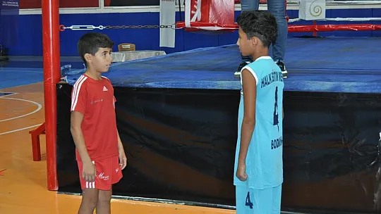 Seydikemer Boks Şampiyonası Düzenlendi