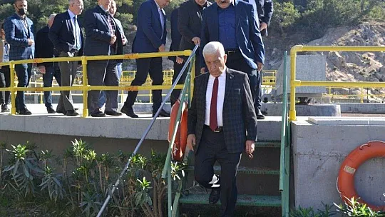 Karaca, 'Cumhuriyet tarihinin en büyük yatırımlarını yapıyoruz'
