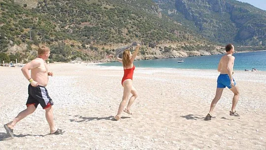 Kısıtlamada plajlar tatilcilere kaldı 