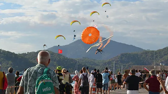 Ölüdeniz Hava Oyunları Festivali Halk Oyunlarıyla Başladı
