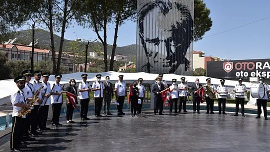 Şehir bandosu bayram coşkusunu doyasıya yaşattı