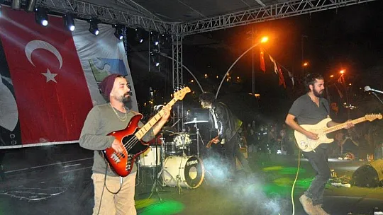 C'NB ve COVERMAN'den Cumhuriyet konseri