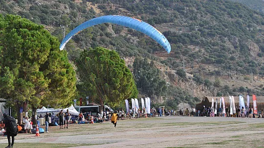 HAVA OYUNLARI FESTİVALİ RENKLİ GÖSTERİLERE EV SAHİPLİĞİ YAPIYOR