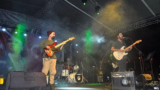 C'NB ve COVERMAN'den Cumhuriyet konseri