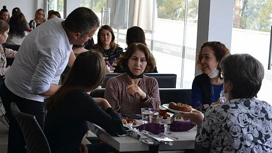 Belediye kadın çalışanlarını unutmadı