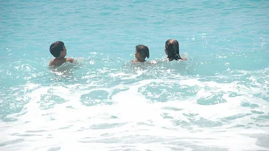 Kısıtlamanın ardından, yerli vatandaşlarda denize kavuştu