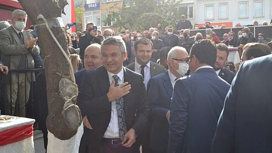 CHP rozet takma törenine yoğun katılım