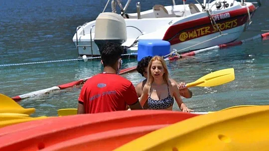 Ölüdeniz Kumburnu Plajı, beş yıldızlı plajları aratmıyor