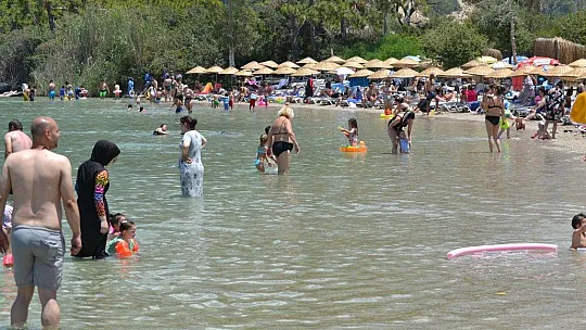 Kurban Bayramı Öncesi Ölüdeniz Tıklım Tıklım Doldu