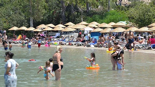 Kurban Bayramı Öncesi Ölüdeniz Tıklım Tıklım Doldu