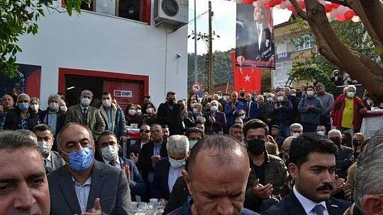 CHP rozet takma törenine yoğun katılım