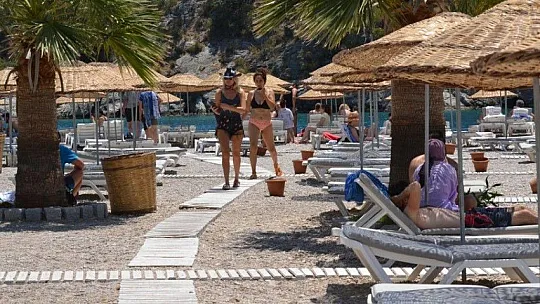 Ölüdeniz Kumburnu Plajı, beş yıldızlı plajları aratmıyor