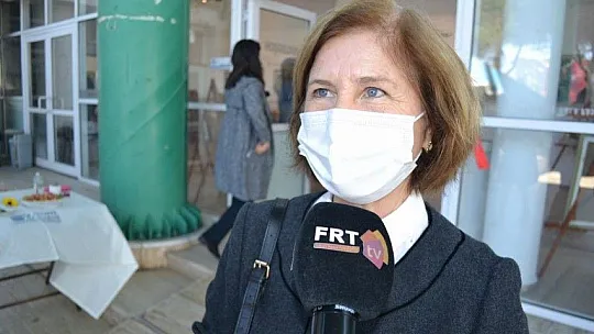 Kadın ressamlar çalışmalarını sergiledi