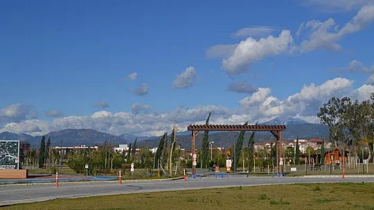 Boş sokaklar drone ile havadan görüntülendi