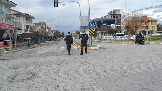 56 saatlik kısıtlamada denize bile girdiler