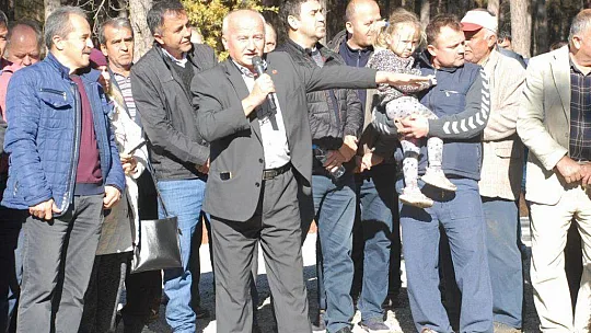 Muhtar Gözyaşlarına Boğuldu, 'Ağaçlarımızı Kesmeyin'
