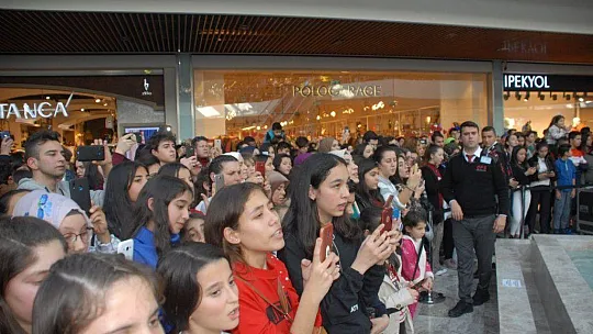 Tuğba Yurt, Fethiye'yi Salladı