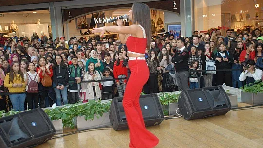 Tuğba Yurt, Fethiye'yi Salladı