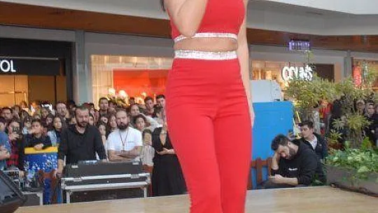 Tuğba Yurt, Fethiye'yi Salladı