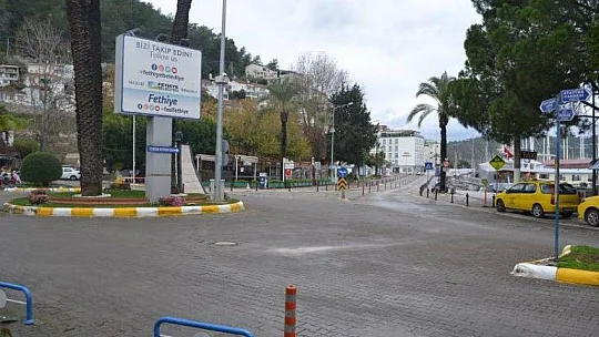 Kısıtlamadan muaf olanlar görevinin başındaydı