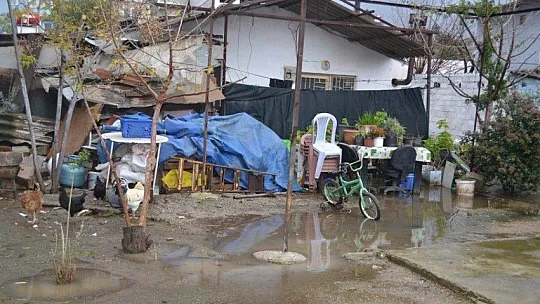 3 çocuğuyla bu evde yaşıyor