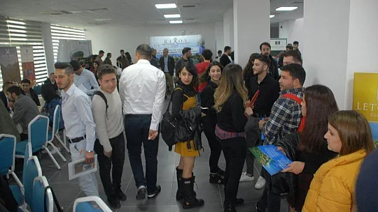 Sektör temsilcileri öğrencilerle buluştu