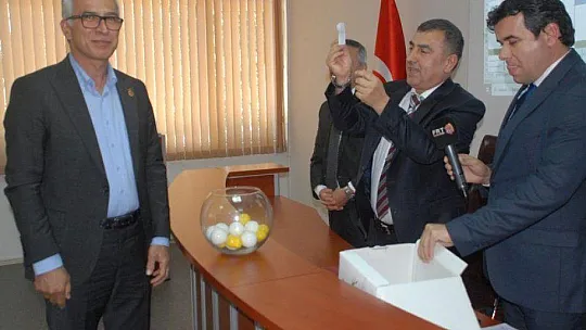Kuraları Kaymakam çekti 