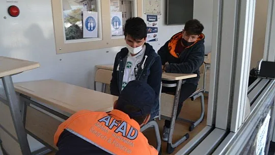Deprem Tırı Fethiye'de 