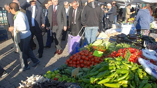 Bayraktar, ''Fethiye'nin üretici pazarı Türkiye'ye model olmalıdır''