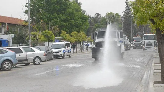 Fethiye'de TOMA'lı temizlik 