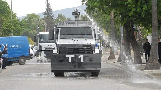 Fethiye'de TOMA'lı temizlik 