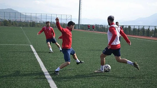 Fethiyespor suni çimde hazırlanıyor