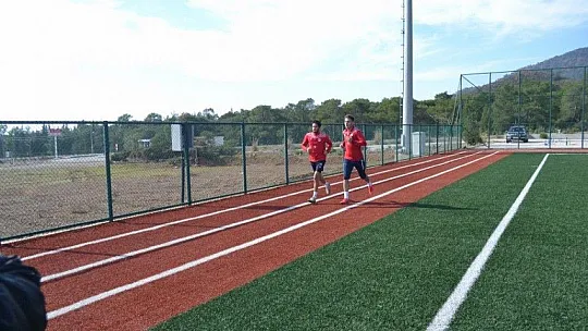 Fethiyespor suni çimde hazırlanıyor