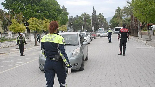 Trafik Ekiplerinden Çarşı İçi Denetimi