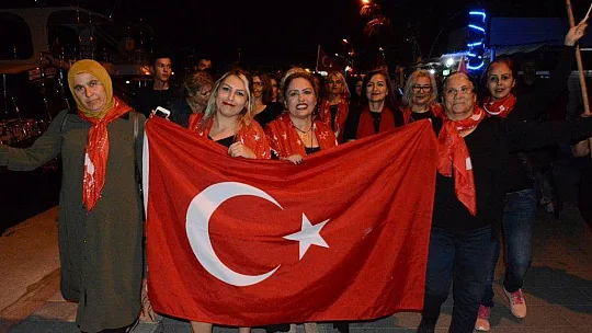Fethiye'deki fener alayına yoğun katılım oldu