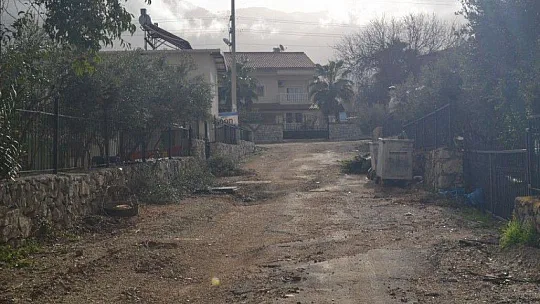 Yollardaki çukurların kapatılmasını talep ettiler