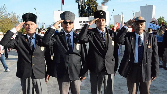 Yüce Atatürk Fethiye'de de özlemle anıldı