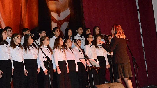 Atatürk muhteşem oratoryo ile anıldı