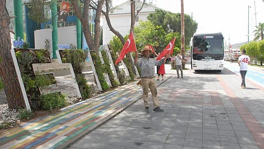 Gençlik Otobüsü Fethiye'de Coşkuyla Karşılandı