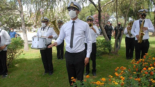Gururla Kutladılar
