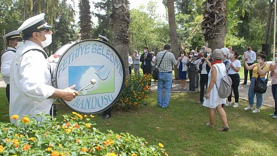 Gururla Kutladılar