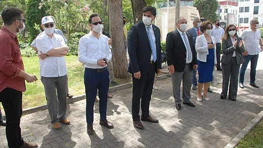 Gururla Kutladılar
