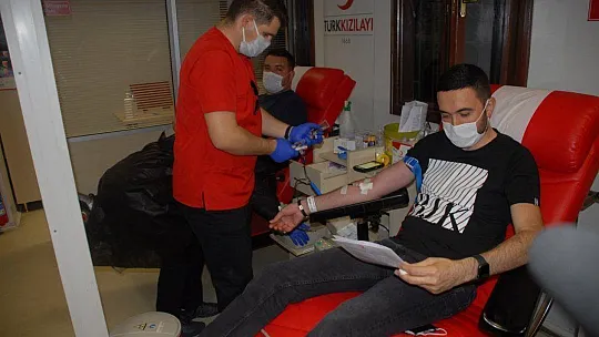 Beşiktaşlılar kan bağışında bulundu