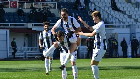 Kaptan Anıl, arkadaşına 'Kart görme' diye bağırdı