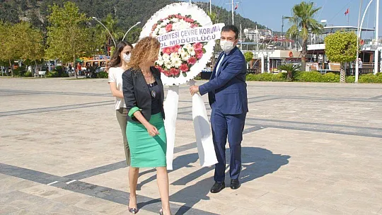 Çevre Haftası dolayısıyla çelenk töreni düzenlendi