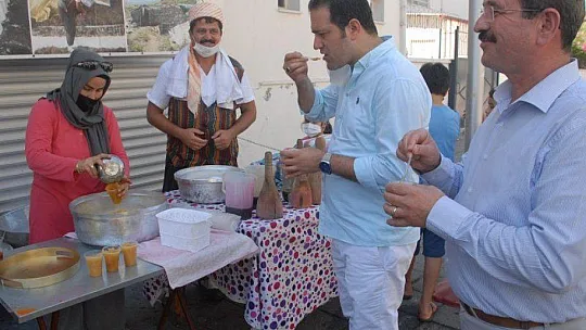 Geleneksel kar şerbeti etkinliğine Kaymakam ve Belediye Başkanı da katıldı 