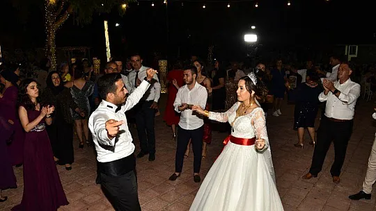 ARICI VE AKIN AİLELERİNİN EN MUTLU GÜNÜ