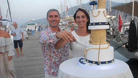 FETHİYE'DE TEKNEDE NİKÂH