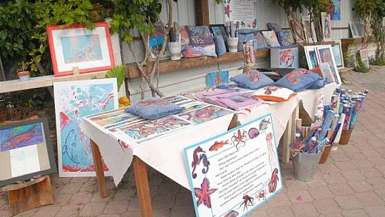 OĞLU VE BABASI İÇİN SERGİ AÇTI