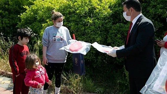 Başkan Aras, 'Ödüllü Şiir Ve Resim Yarışması'nda Dereceye Giren Öğrencileri Tek Tek Ziyaret Etti